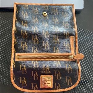 Dooney & Bourke wallet